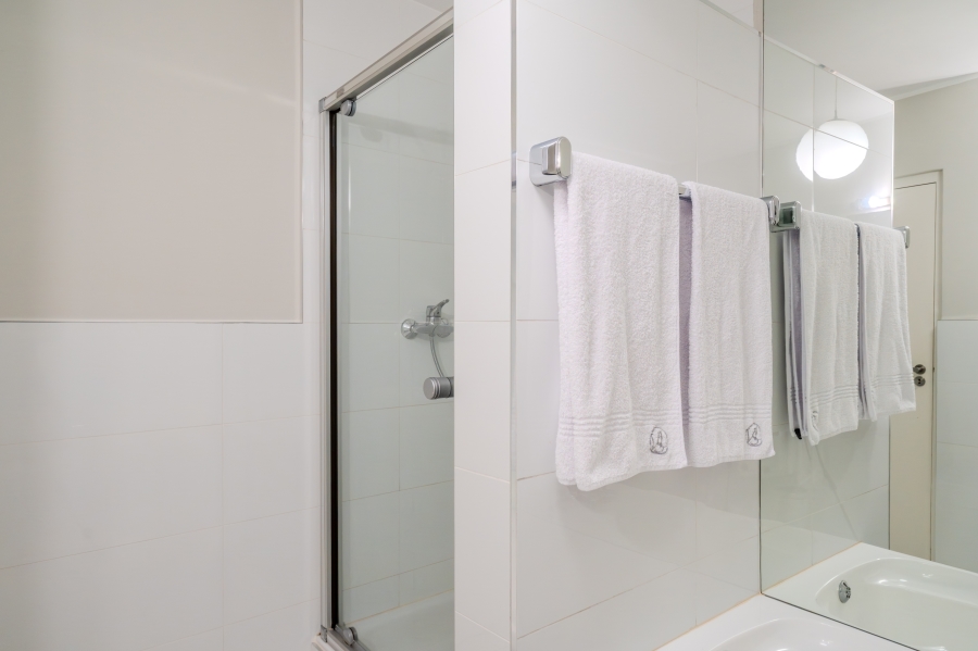 To Let 2 Bedroom Property for Rent in Bantry Bay Western Cape